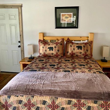 Island Park Lodge Екстер'єр фото